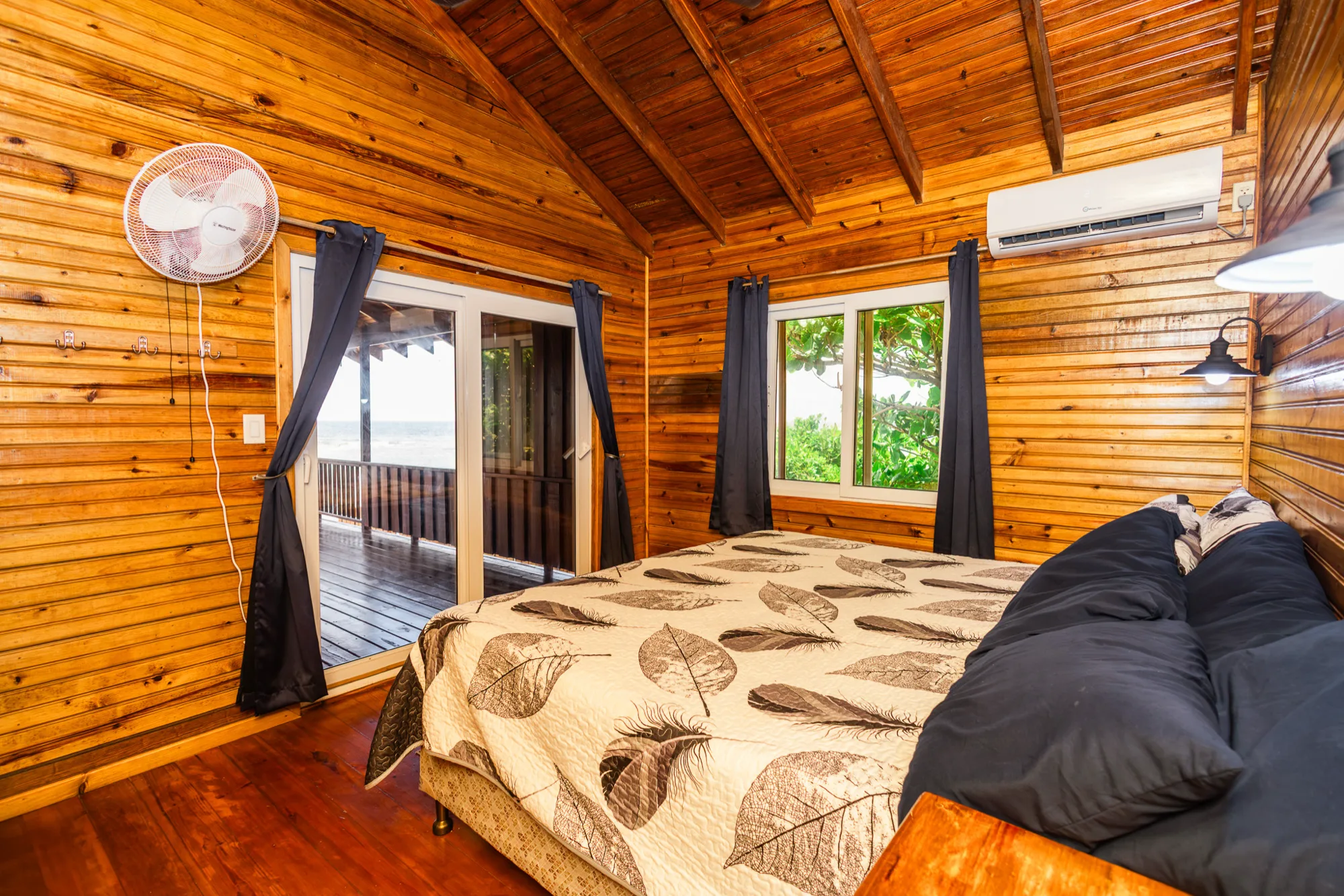 Sunrise Point Retreat — interior photo 5 of 11