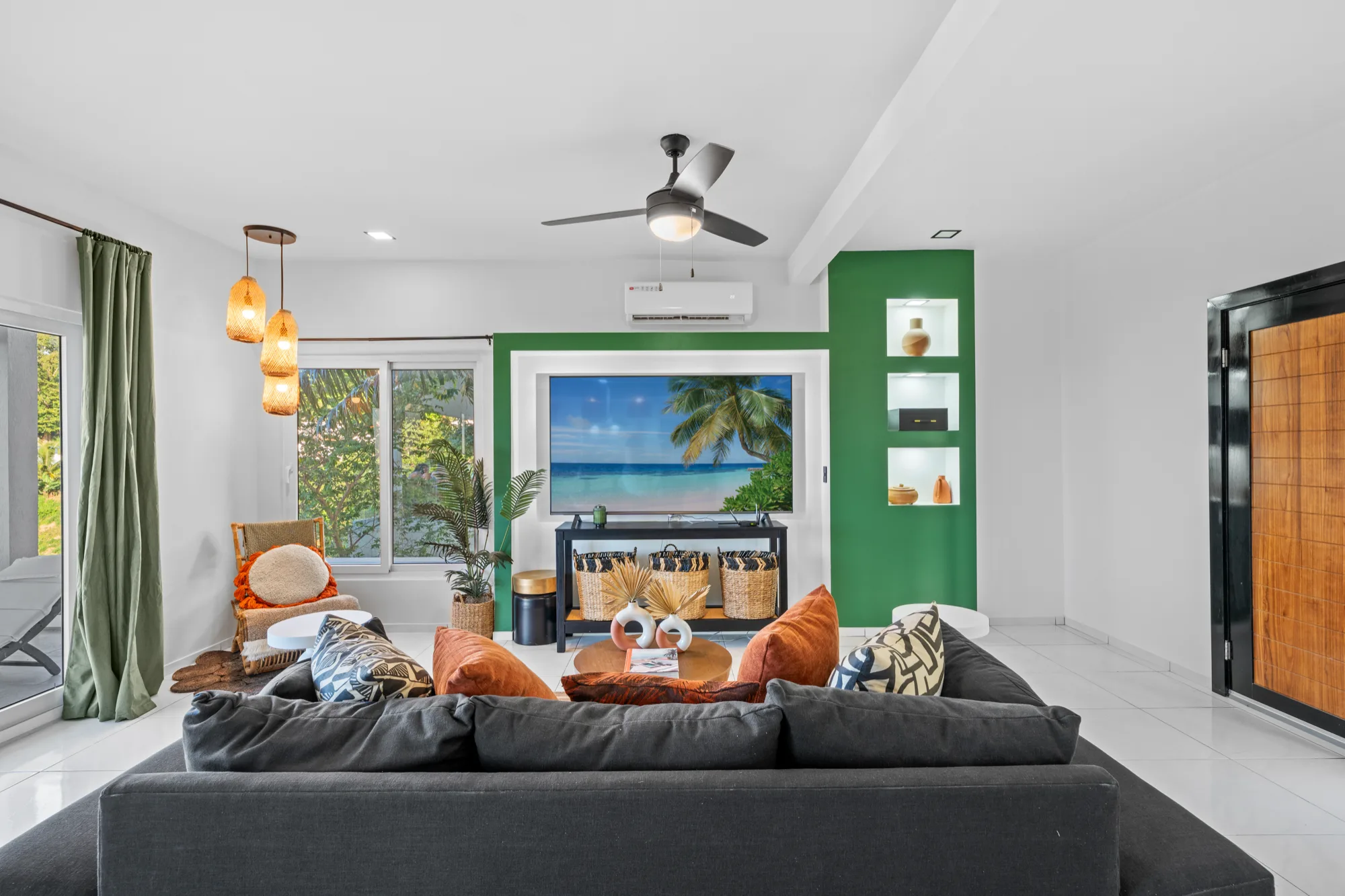 Endless Island Horizons — interior photo 6 of 34