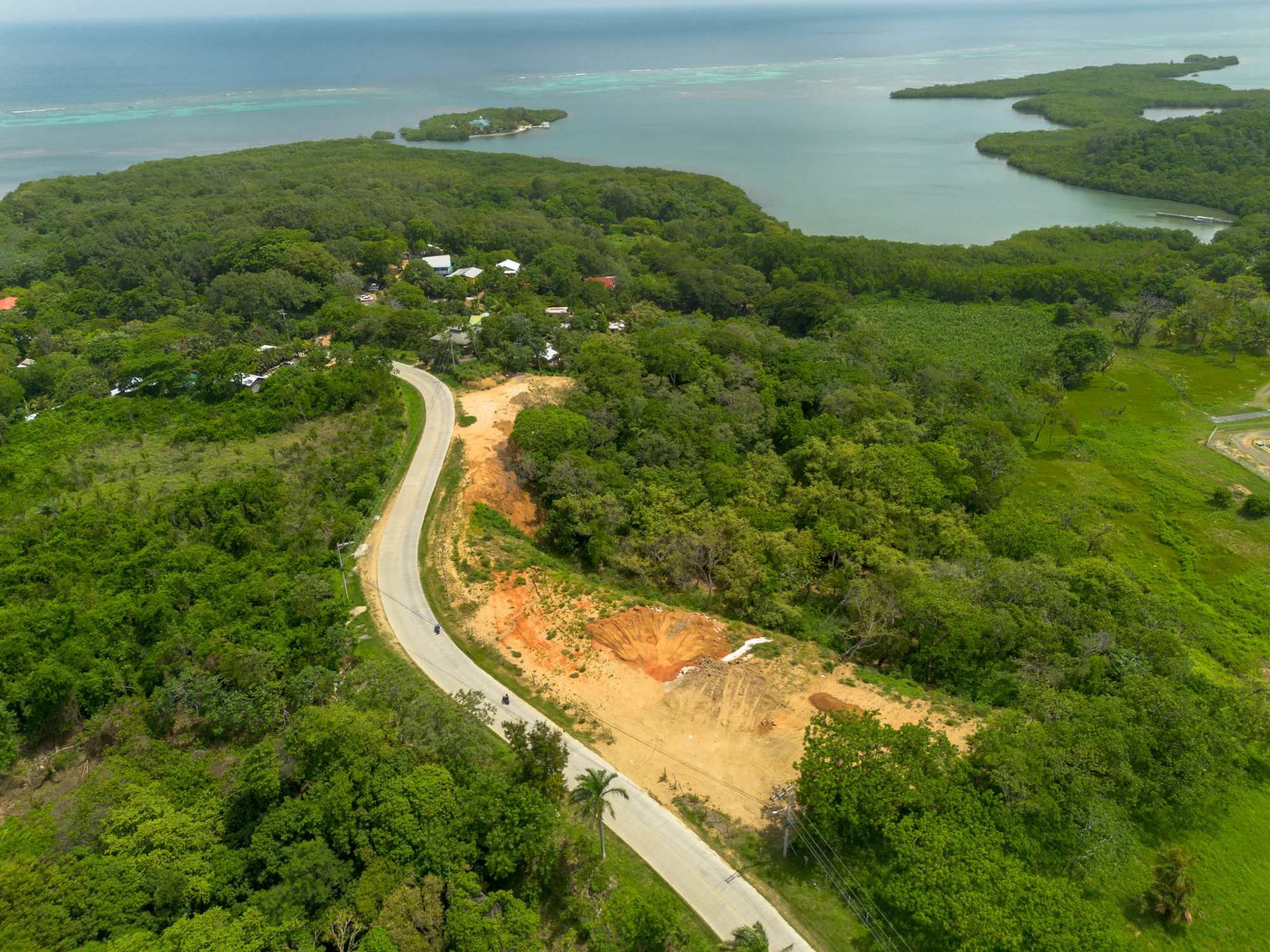 Man O War Cay, 1 Acre Roadfront — exterior photo 9 of 10