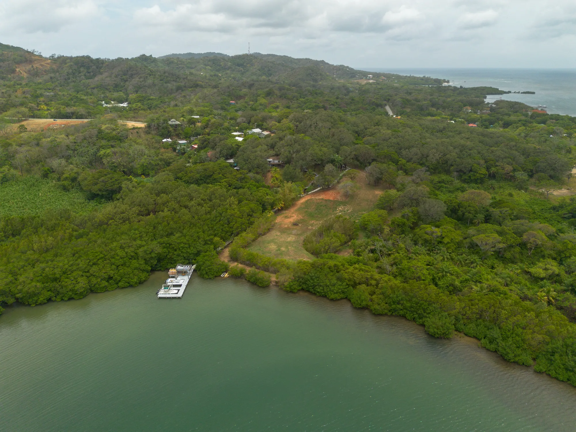 Man O War Cay, Protected Harbor Waterfront — exterior photo 10 of 14