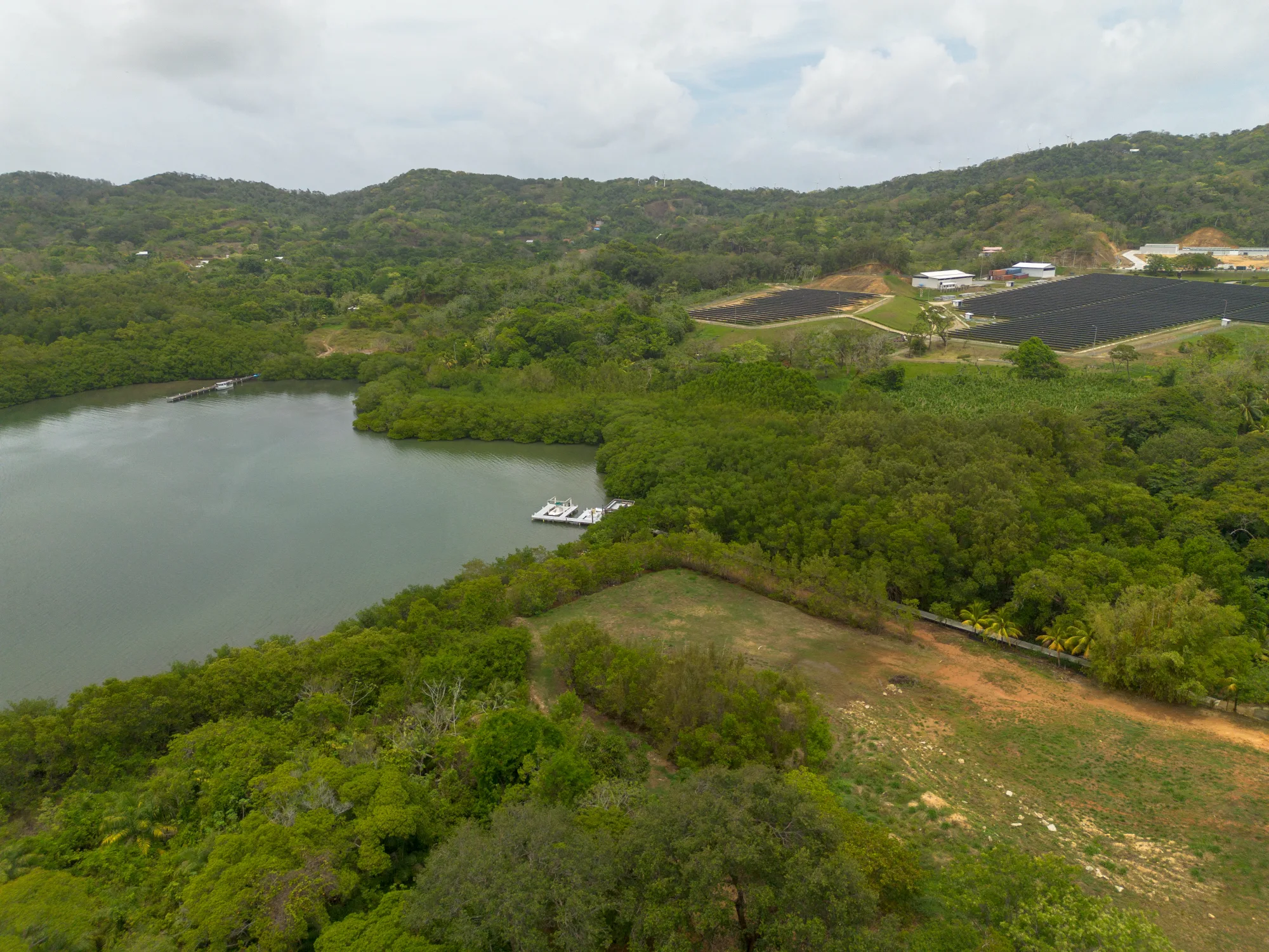 Man O War Cay, Protected Harbor Waterfront — exterior photo 4 of 14