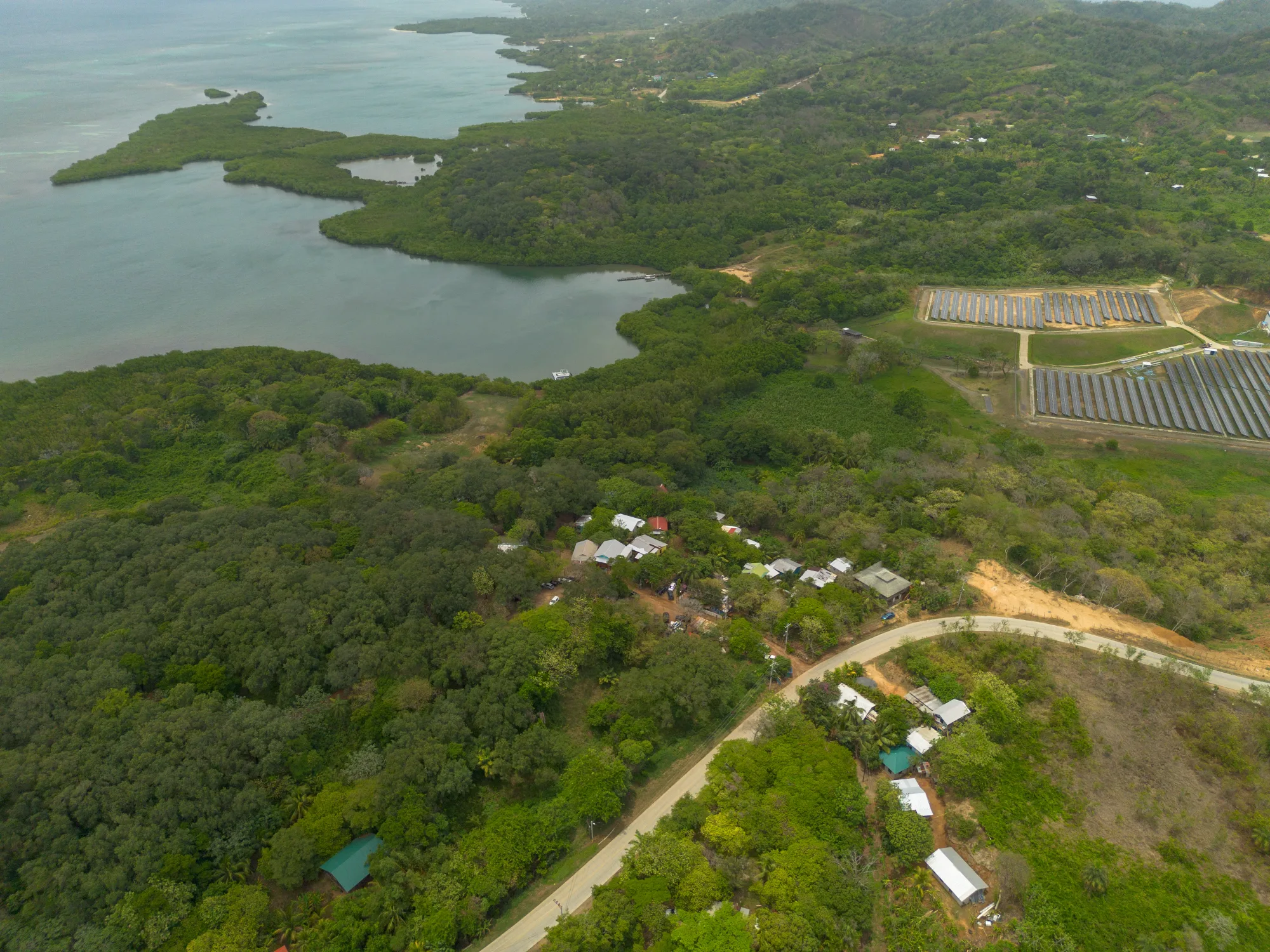 Man O War Cay, Protected Harbor Waterfront — exterior photo 7 of 14
