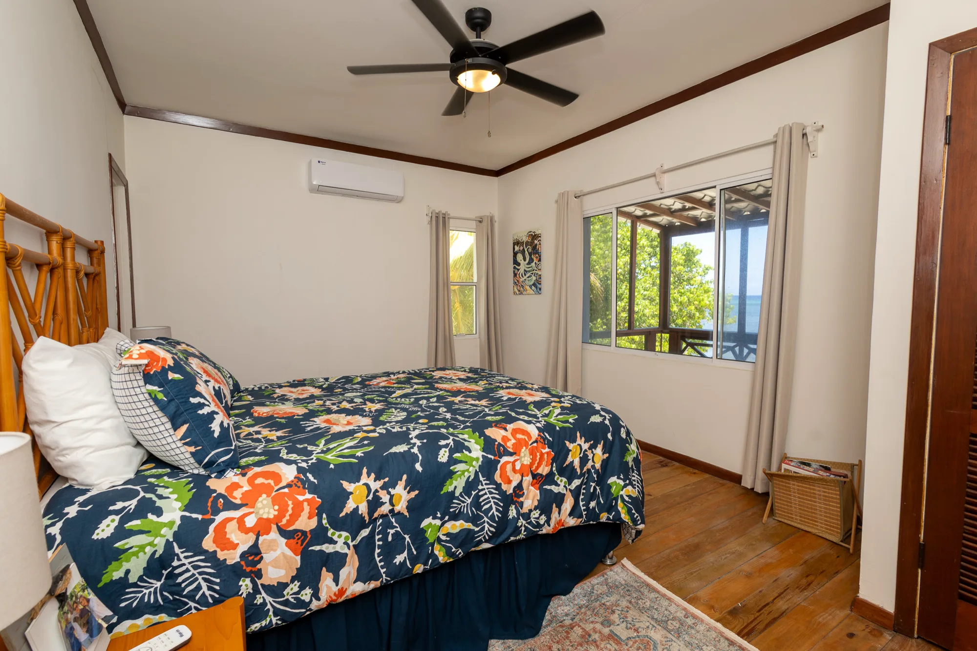 Beachfront Living & Income Retreat — interior photo 1 of 37