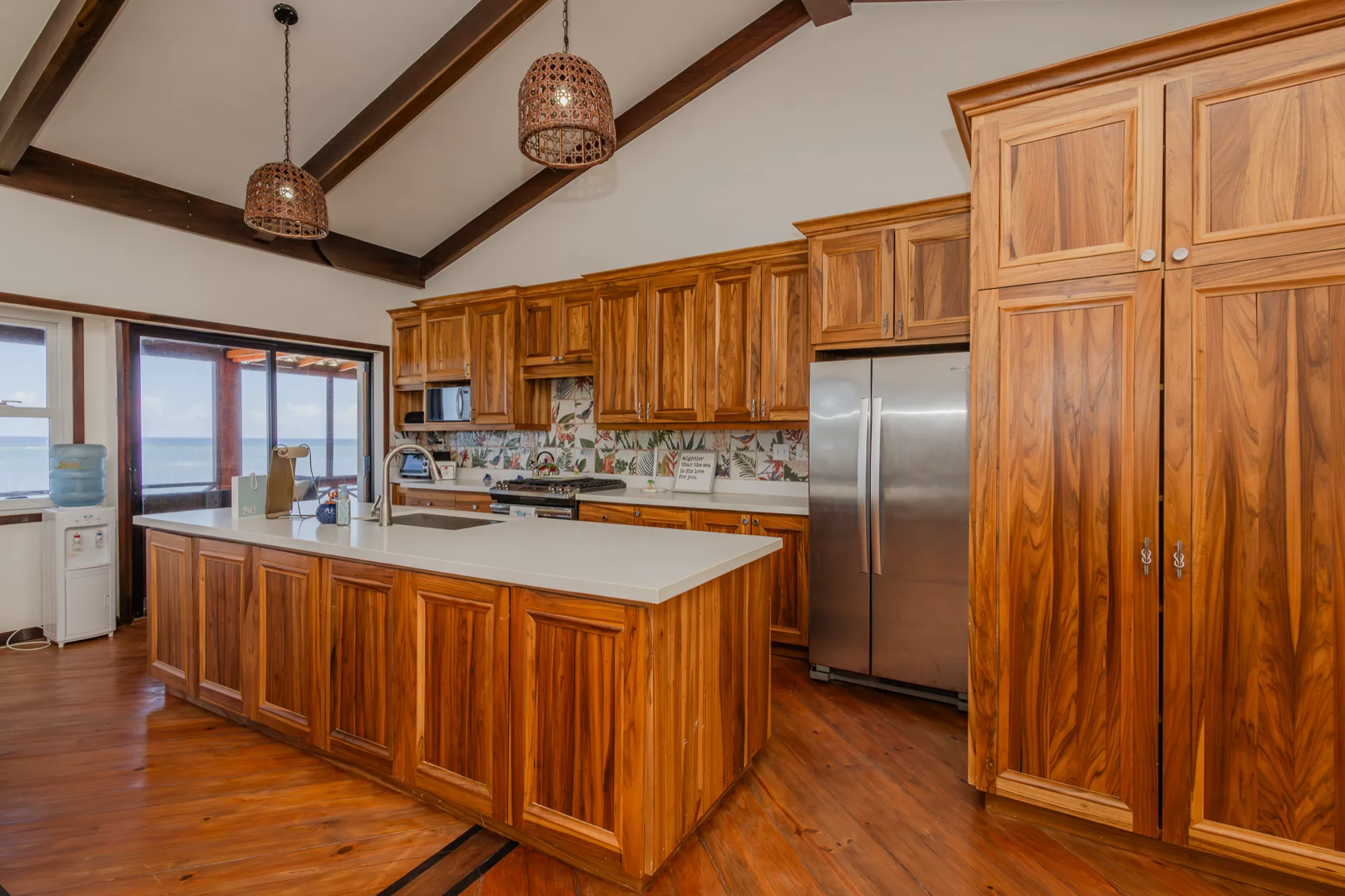 Beachfront Living & Income Retreat — interior photo 19 of 37